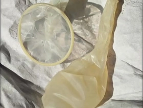 积攒一个月的精液，避孕套射精 hot joyous porn hunk