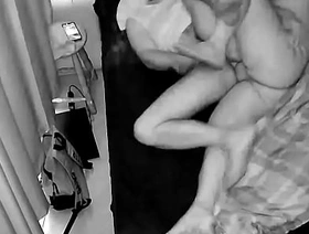 Fudendo o delighted embaixo do edredom na cama do malandro, fodendo de ladinho com vontade no pau grosso fazendo ele gemer bem gostoso com tesão. delighted porn hot hardcore