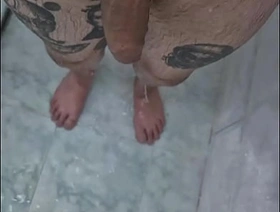 TOMANDO BANHO GOSTOSO, QUER SE JUNTAR? gay indonesia viral porn