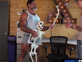 FamilyTwink - Stepdad together with Stepson Get Caught With reference to in Temptation at a catch Slot racy taiwan gay porn