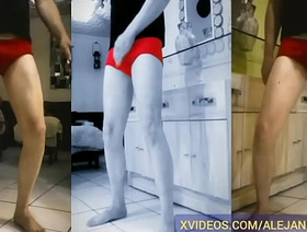 Maduro delgado muestra la verga en calzones rojos fetiche exhibicionista Alejandro Mistral Video porno Delighted erótico Delighted porn videos korean