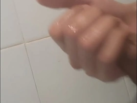 Batendo uma com meu pau pequeno mole singapore army gay porn