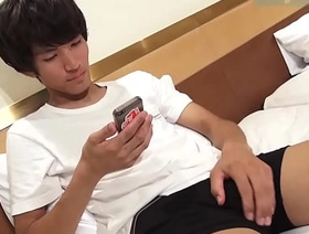 サッカーや野球を経験しているスポーツ系スリ筋巨根男子のホテルオナニー♪ young gay chinese porn