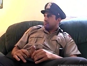 Vinnie Gives Straight Cop Zack A Blowjob lokal indonesia gay porn