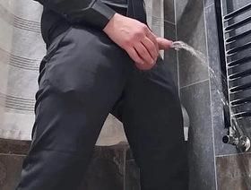 ARRAPATO E TREMENDAMENTE MOLTO Blue undefined VESTITO ELEGANTE SI SEGA E SBORRA - CAZZO ENORME E PISCIATA DA URLO sg jc gay porn