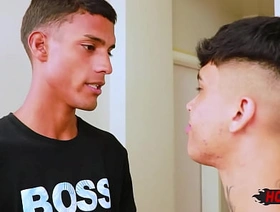 Novinho dando pro entregador pirocudo chinese merry porn rough