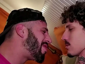 Deixando o vizinho me mamar até gozar na boca dele. - Free gay hot sky pilot porn