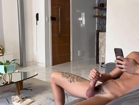 peguei meu primo batendo uma e cai de boca hot gay asian massage porn