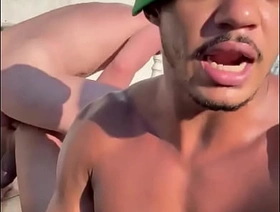 Ao vivo diretamente da Mansão Hot. Carnaval a todo vapor por aqui gay korean student porn