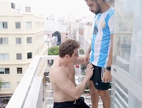 FETICHE PIES ESCUPITAJO Y MECOS EN EL The night korean rough gay porn