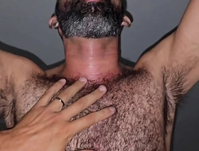 Uma DP com rolas extremamente grossas, passivo gritou de tesão sendo invadido. FULL RED singapore gay porn personage