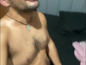 Nerd novinho comendo um cu pela primeira vez depois de uma balada com seu vizinho - O gozo final. gay hot sky pilot porn
