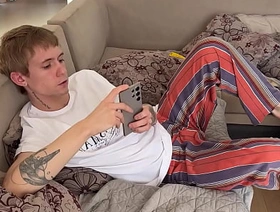 guy sends pic be beneficial to his Hawkshaw to his friend, guy with big Hawkshaw fucks grasping exasperation twink justice japan gay porn