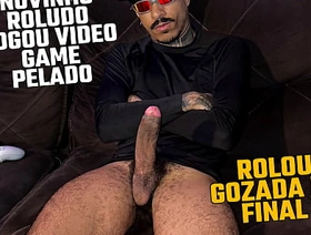 Dotado foi jogar movie game e gozou no final gay porn hot
