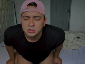 El novio de mi hermana me despierta de the sniffles siesta para comerme el culo a pelo porque estaba muy caliente chinese ktv gay porn