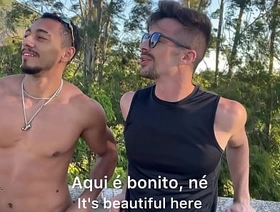 Conheci meu vizinho novo gostoso e levei para meu o apartamento. hot muscle indian gay porn