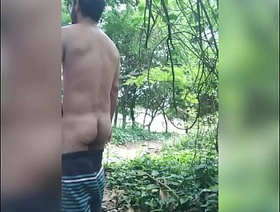 Mostrando o pau no parque. gay porn bdsm chinese