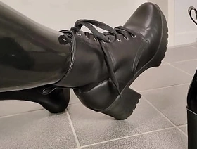 Changing the chunky platform high heel boots while enervating shiny latex - ASMR vietnam porn gay