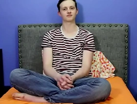 Charming Twink Holden Ross Slides In A Dildo In His Juicy Ass japan gay porn daddy