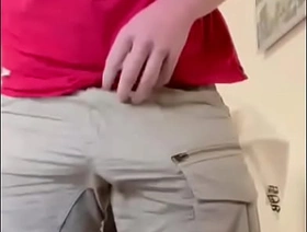 Zerschneiden von Klamotten und wixxen im Büro hot indian jubilant porn