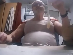 3 x Sperma aus gefülltem Kondom geschluckt gay porn hot japan