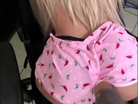 O padrasto pervertido interrompe a enteada para satisfazer seus instintos baixos. ( SEX TOY ) videos uncaring sex hot porn free hd