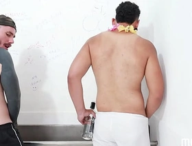 No banheirão!!! gay porn chinese sleep