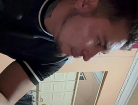 Salgo a tomar porque mi vieja me dijo que estaba embarazada y un señor me agarró en mi momento más pdo joyous porn singaporean