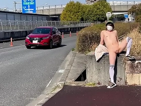 女装子まゆちゃんが車がばんばん通る日中の国道脇の歩道でノーブラノーパンの前をはだけて大股開いて丸出しの露出プレイを楽しんでいる。Part 2 hot well-pleased porn pics