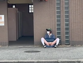 女装子まゆちゃんが公園駐車場のトイレ前でロングスカートでパンチラ露出を楽しんでいたのにがまんしきれずパンツを脱いで下半身丸出し露出プレイを楽しむ chinese scat gay porn