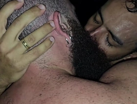 Personal trainner foi seduzido por seus amigos e levado ao porão do sexo, suor, e muito tesão até gozarem deliciosamente - FULL SHEER.COM gay porn videos thailand