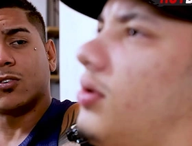 rabudo quicando na piroca do amigo! gay korean abs porn