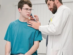 The Twink Patient Needs Testosterone Injection from The Doctor - Doctorblows chubby gay porn japan