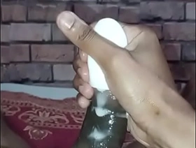 Batendo uma bronha gostosa ate gozar com o ovo masturbatorio que ganhei de um fã. Touching and enjoying a masturbatory egg that I got from a fan china dimension to gay porn