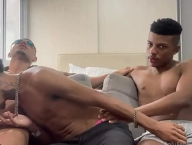 Duas rolas é melhor ainda gay porn chinese bodybuilder