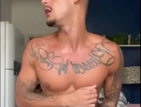 SENTANDO GOSTOSO NA PIROCA DO PERNALONGA indonesian gay video porn