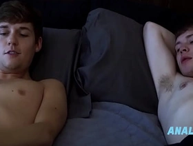 Renovation Bed Sharing Off Addiction - Jack Bailey, Damian Rose chinese indian happy-go-lucky porn