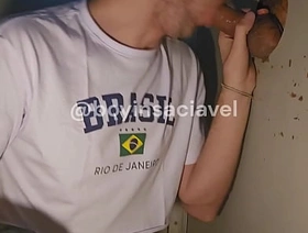 Levando leitada de desconhecidos no glory hole chubby gay porn japan