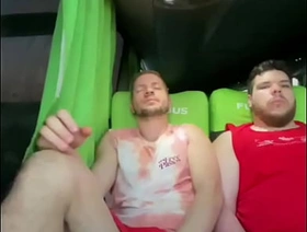 Prévia - Dotado Me Colocou Pra Mamar no Ônibus e Deu Leitinho Na Boca No Banheiro da Rodoviária (ASSISTA COMPLETO NO XVIDEOS RED) pijat indonesia gay porn