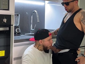 Mi Gymbro despues Del Gym , Nos Sacamos La Leche free gay chinese porn