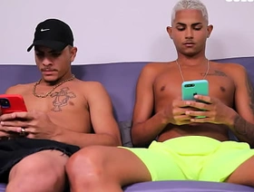 Batalha de punheta com meu amigo! porn careless massage asia