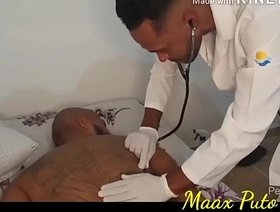 O médico e o paciente . Completo itty-bitty white-hot chinese gay live porn