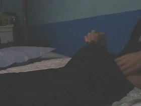 Novinho de 15 cm bate punheta á noite chinese romantic blissful porn