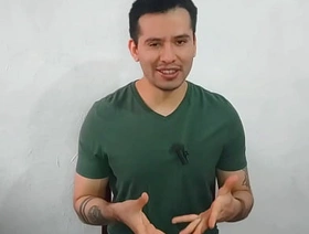 Joven virgen le da sexo oral por primera vez al compañero dotado 21cm musculoso del trabajo en la oficina! Casi los atan . Relato sexual hot indian twink joyful porn