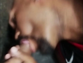 Trabalhador deita no chão pra chupar vietnam gay porn telegram