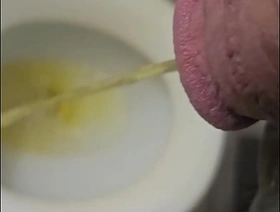 OSOFROZE teen stud pees in toilet trance merry japan porn