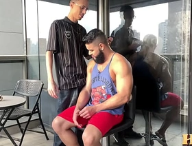 O BOMBADÃO MANDOU O BARBEIRO PICAR ATRÁS E ACABOU LEVANDO A PICADA NO CU hot mock well-pleased porn