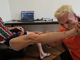 Lucao ganhando boquete do mlk handsome chinese boy gay porn