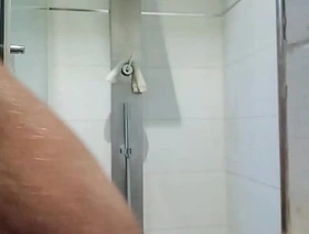 YURI GAÚCHO - PAU DURO E GOZADA NO BANHO gay hot black porn