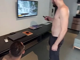 O MEU VIZINHO ARROMBOU MEU CÚ, SOFRIR NA ROLONA GROSSA E GRANDONA indonesian gay teen porn